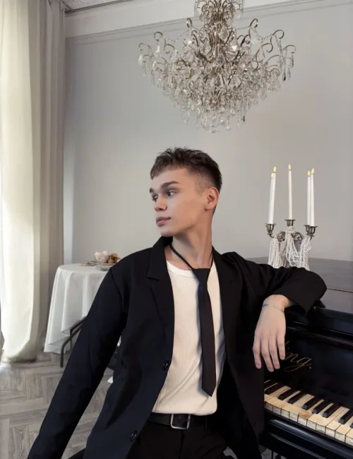 Vladislav photo 1, asian, slim, brunette, 180 cm, 58 kg, Hong Kong