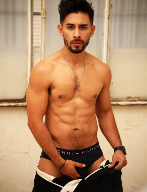 Preston photo 8, ebony, average, black hair, 173 cm, 68 kg, Hong Kong
