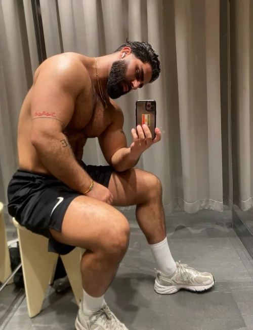 Hakan photo 4, european, busty, black hair, 178 cm, 93 kg, Hong Kong
