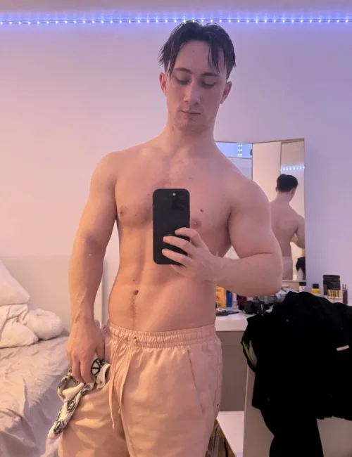 Benjamin photo 10, european, busty, brunette, 173 cm, 88 kg, Hong Kong