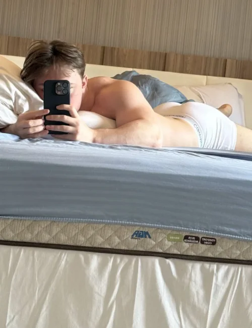 Benjamin photo 6, european, busty, brunette, 173 cm, 88 kg, Hong Kong