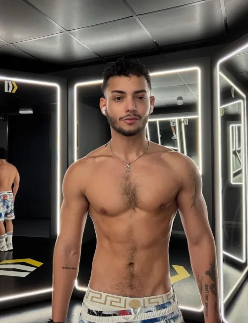 Angelo photo 2, european, average, black hair, 175 cm, 72 kg, Hong Kong