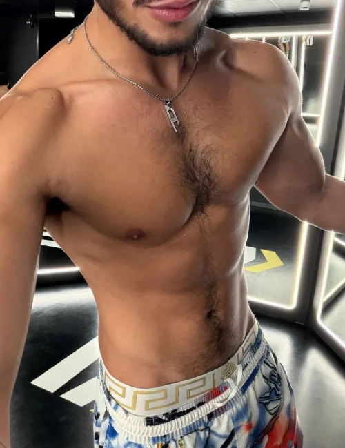 Angelo photo 6, european, average, black hair, 175 cm, 72 kg, Hong Kong