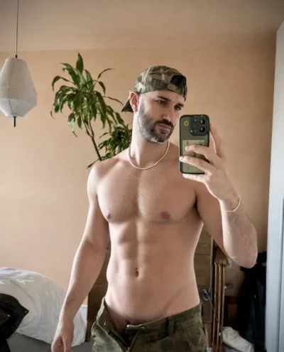 Vizallati photo 1, european, average, brunette, 175 cm, 72 kg, Hong Kong