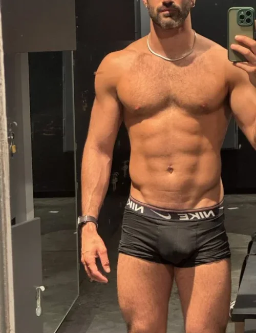 Vizallati photo 10, european, average, brunette, 175 cm, 72 kg, Hong Kong