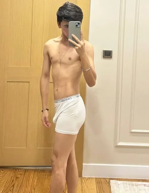 Alejandro photo 16, asian, slim, black hair, 165 cm, 49 kg, Hong Kong