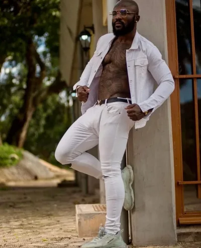 Domis photo 1, ebony, curvy, black hair, 183 cm, 95 kg, Hong Kong