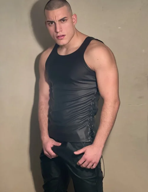 Dominic photo 22, european, curvy, black hair, 185 cm, 86 kg, Hong Kong
