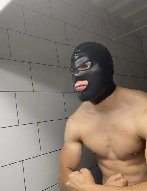 Dominic photo 25, european, curvy, black hair, 185 cm, 86 kg, Hong Kong