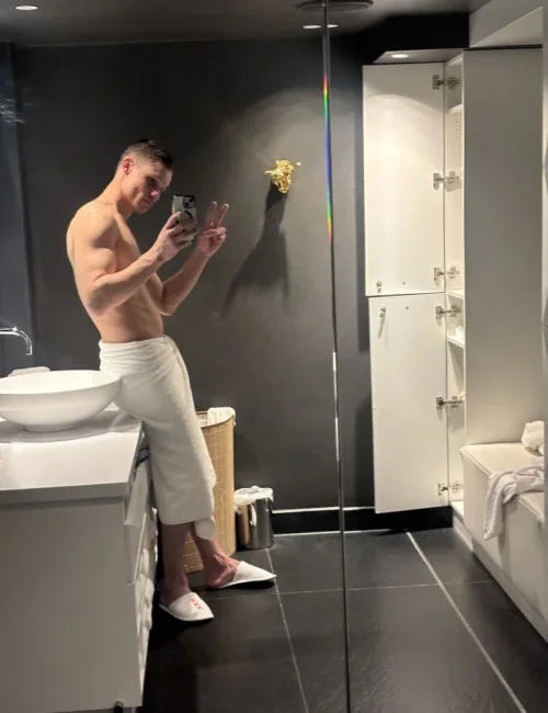 Axel photo 2, european, average, brunette, 188 cm, 81 kg, Hong Kong
