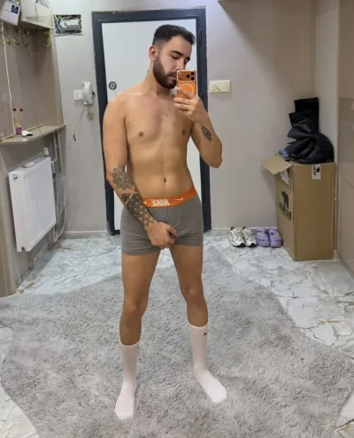 Burak photo 1, asian, athletic, black hair, 183 cm, 70 kg, Hong Kong