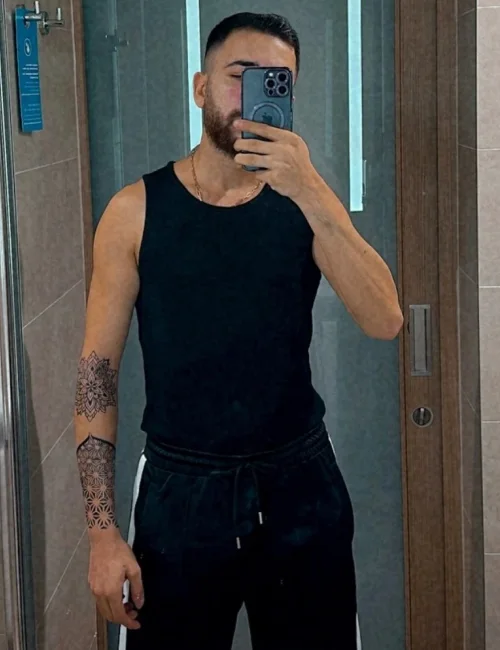 Burak photo 18, asian, athletic, black hair, 183 cm, 70 kg, Hong Kong