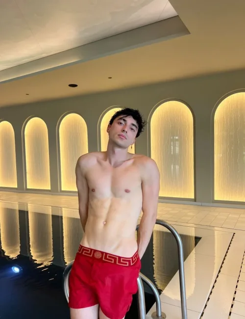 Tom photo 11, european, average, brunette, 170 cm, 65 kg, Hong Kong