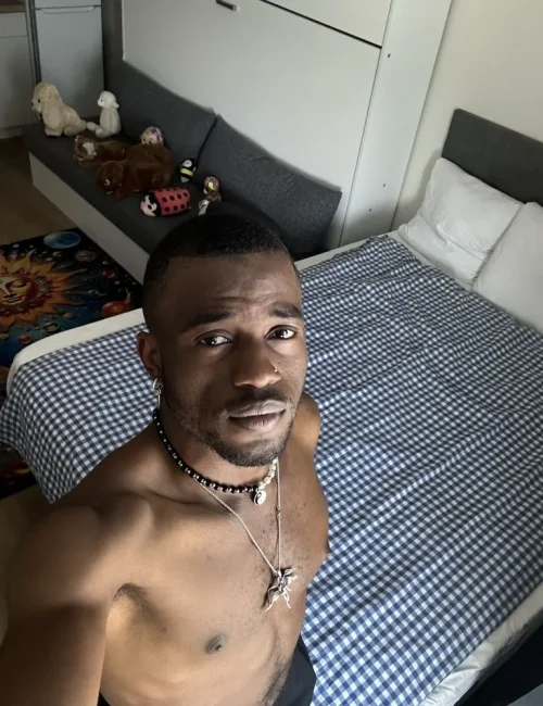 Blake photo 18, ebony, athletic, black hair, 173 cm, 65 kg, Hong Kong