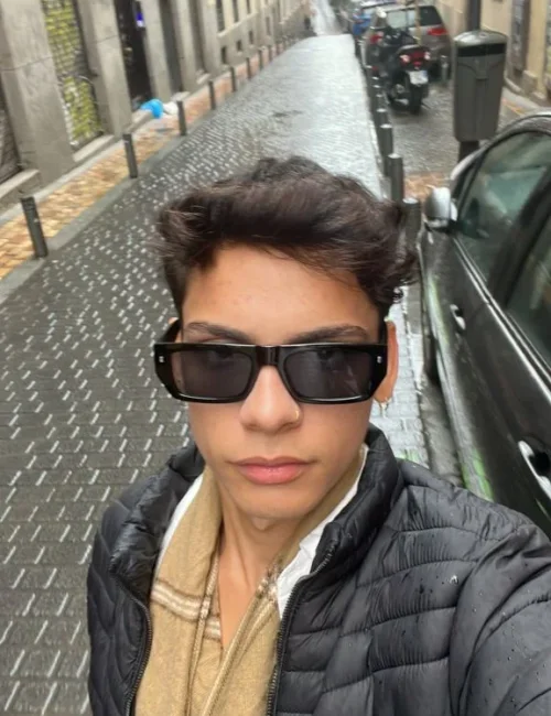 Dotson photo 4, asian, athletic, black hair, 175 cm, 58 kg, Hong Kong