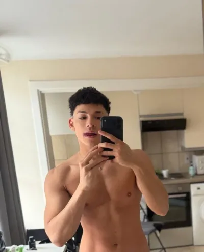 Tonny photo 1, european, athletic, brunette, 185 cm, 72 kg, Hong Kong