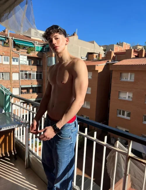 Tonny photo 13, european, athletic, brunette, 185 cm, 72 kg, Hong Kong