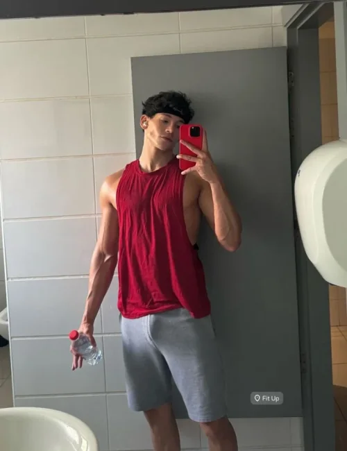 Tonny photo 14, european, athletic, brunette, 185 cm, 72 kg, Hong Kong