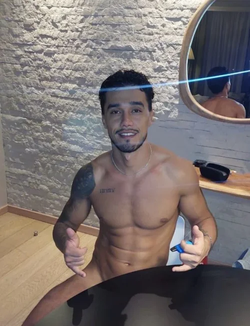 Vinicius photo 1, asian, average, brunette, 183 cm, 79 kg, Hong Kong
