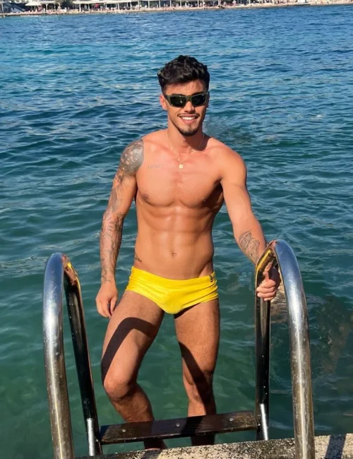 Vinicius photo 11, asian, average, brunette, 183 cm, 79 kg, Hong Kong