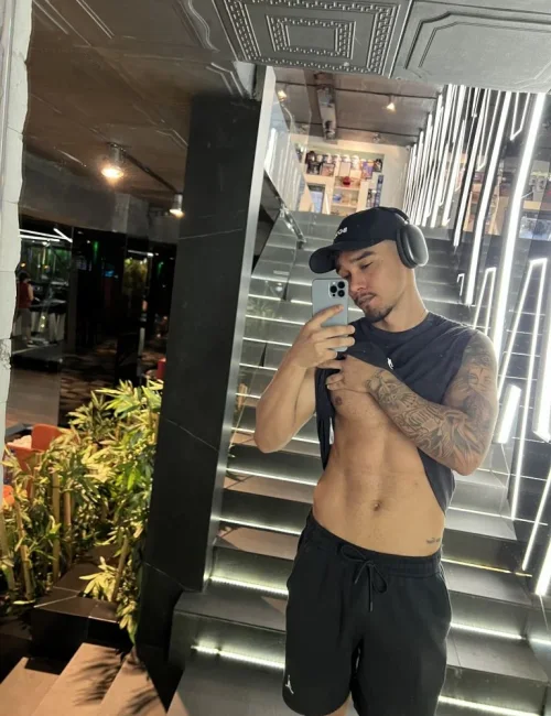 Vinicius photo 21, asian, average, brunette, 183 cm, 79 kg, Hong Kong