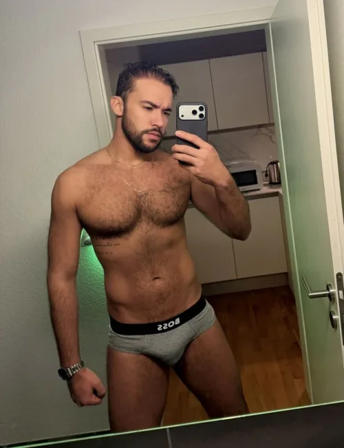 Carlo photo 1, european, average, black hair, 188 cm, 88 kg, Hong Kong
