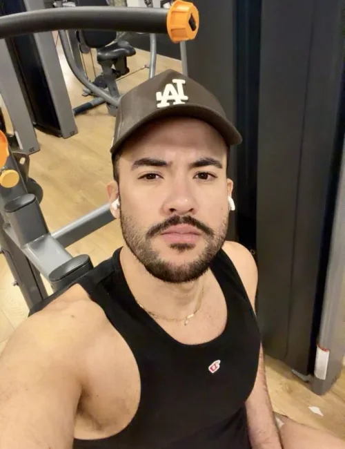 Carlo photo 4, european, average, black hair, 188 cm, 88 kg, Hong Kong