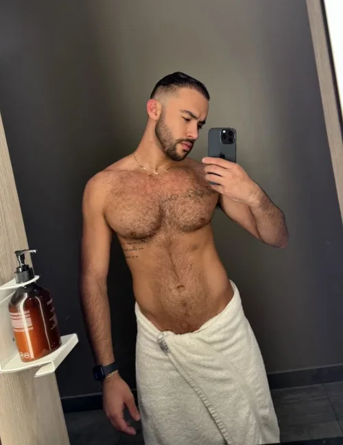 Carlo photo 5, european, average, black hair, 188 cm, 88 kg, Hong Kong