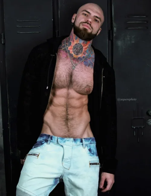 Valdemar photo 19, european, curvy, brunette, 190 cm, 100 kg, Hong Kong