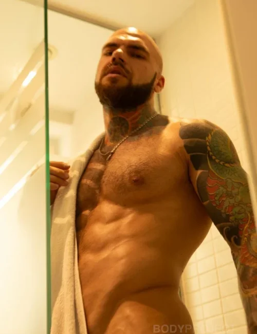 Valdemar photo 29, european, curvy, brunette, 190 cm, 100 kg, Hong Kong