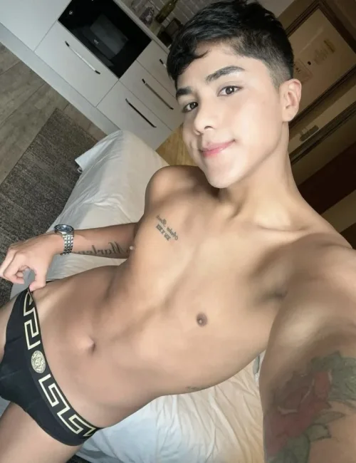 Valentino photo 1, asian, athletic, black hair, 178 cm, 65 kg, Hong Kong