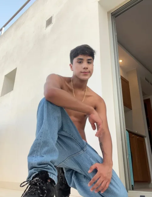 Valentino photo 13, asian, athletic, black hair, 178 cm, 65 kg, Hong Kong