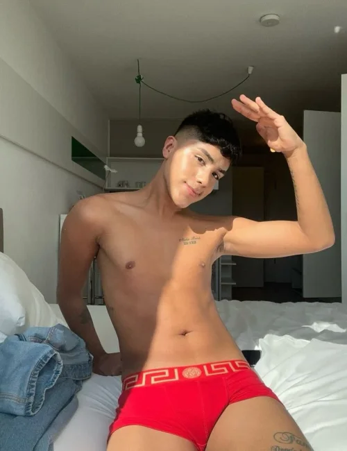 Valentino photo 2, asian, athletic, black hair, 178 cm, 65 kg, Hong Kong