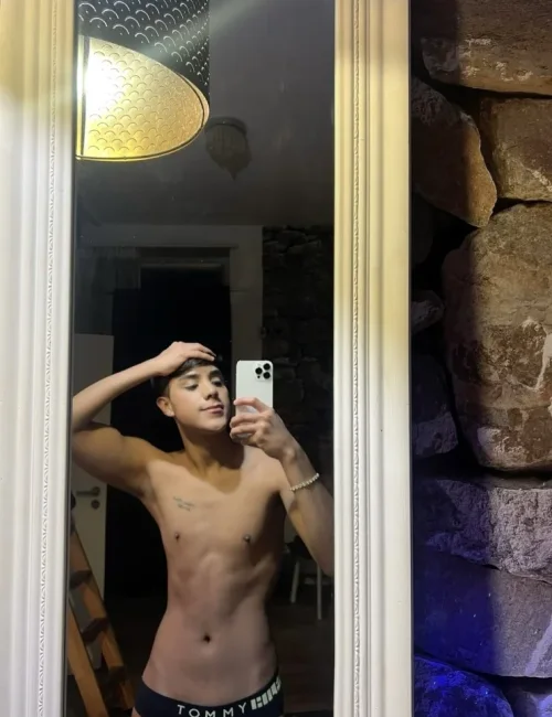 Valentino photo 24, asian, athletic, black hair, 178 cm, 65 kg, Hong Kong