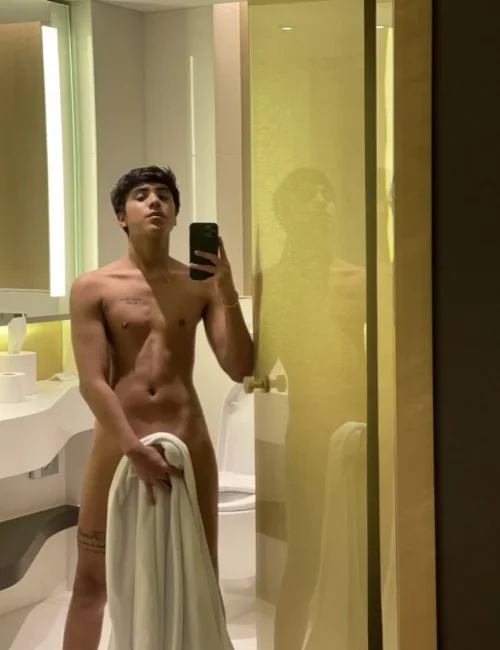 Valentino photo 35, asian, athletic, black hair, 178 cm, 65 kg, Hong Kong