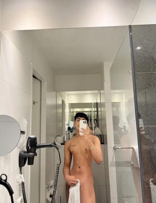 Valentino photo 36, asian, athletic, black hair, 178 cm, 65 kg, Hong Kong