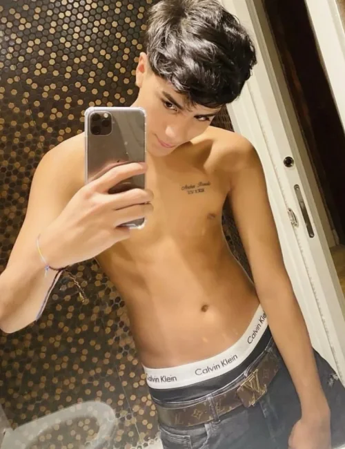 Valentino photo 39, asian, athletic, black hair, 178 cm, 65 kg, Hong Kong