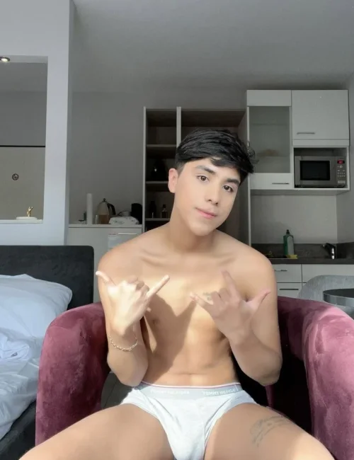 Valentino photo 45, asian, athletic, black hair, 178 cm, 65 kg, Hong Kong