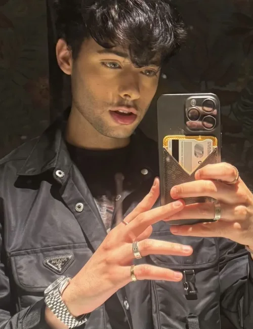Lucas photo 10, european, slim, black hair, 178 cm, 54 kg, Hong Kong