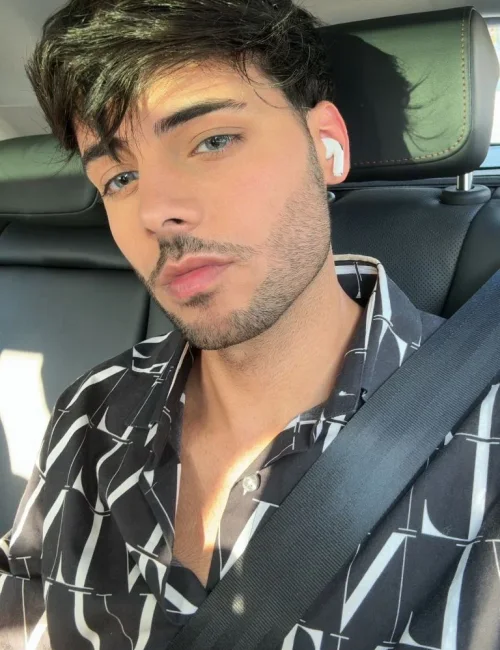 Lucas photo 14, european, slim, black hair, 178 cm, 54 kg, Hong Kong