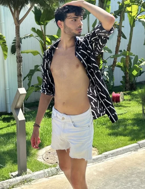 Lucas photo 18, european, slim, black hair, 178 cm, 54 kg, Hong Kong