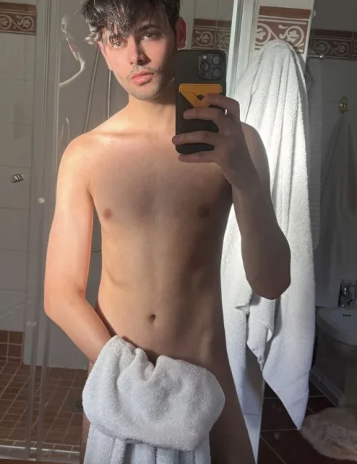 Lucas photo 2, european, slim, black hair, 178 cm, 54 kg, Hong Kong