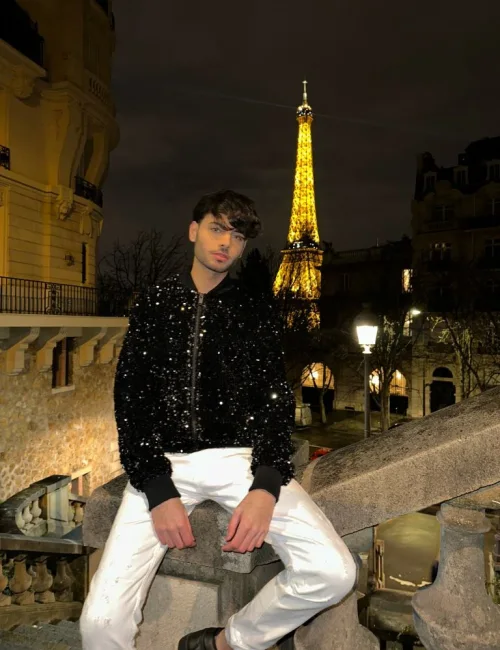 Lucas photo 26, european, slim, black hair, 178 cm, 54 kg, Hong Kong