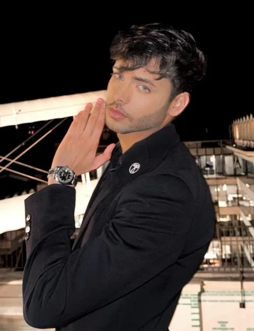 Lucas photo 9, european, slim, black hair, 178 cm, 54 kg, Hong Kong