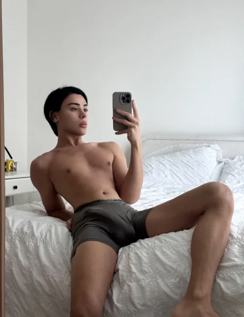 Artur photo 10, european, athletic, black hair, 175 cm, 58 kg, Hong Kong
