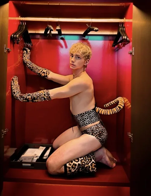 Zarcy photo 21, european, athletic, blonde hair, 175 cm, 65 kg, Hong Kong