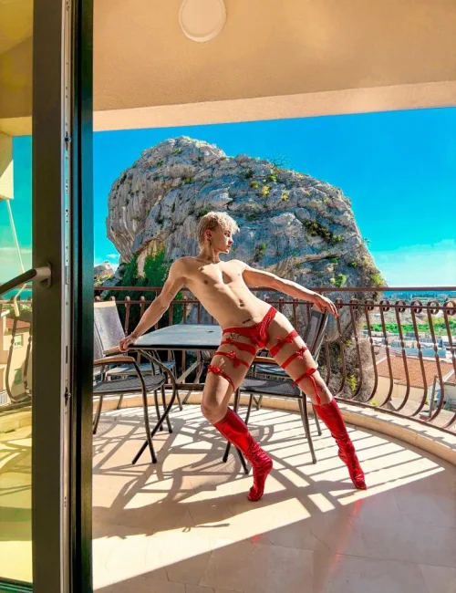 Zarcy photo 29, european, athletic, blonde hair, 175 cm, 65 kg, Hong Kong