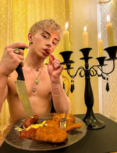 Zarcy photo 31, european, athletic, blonde hair, 175 cm, 65 kg, Hong Kong