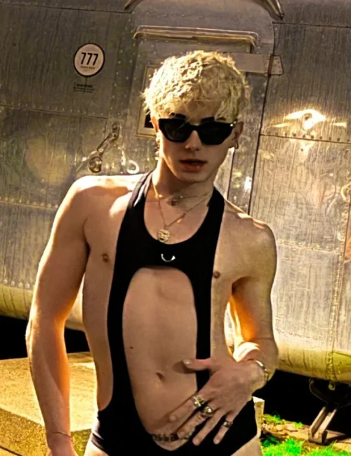 Zarcy photo 43, european, athletic, blonde hair, 175 cm, 65 kg, Hong Kong