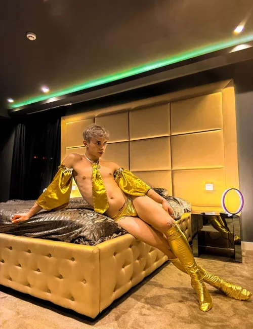 Zarcy photo 55, european, athletic, blonde hair, 175 cm, 65 kg, Hong Kong